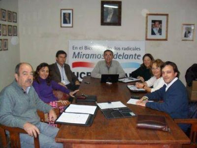 LA UCR ANALIZO ASUNTOS DE LA REALIDAD LOCAL