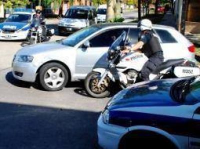 Abogado atropell� a polic�as para no pagar a Arba