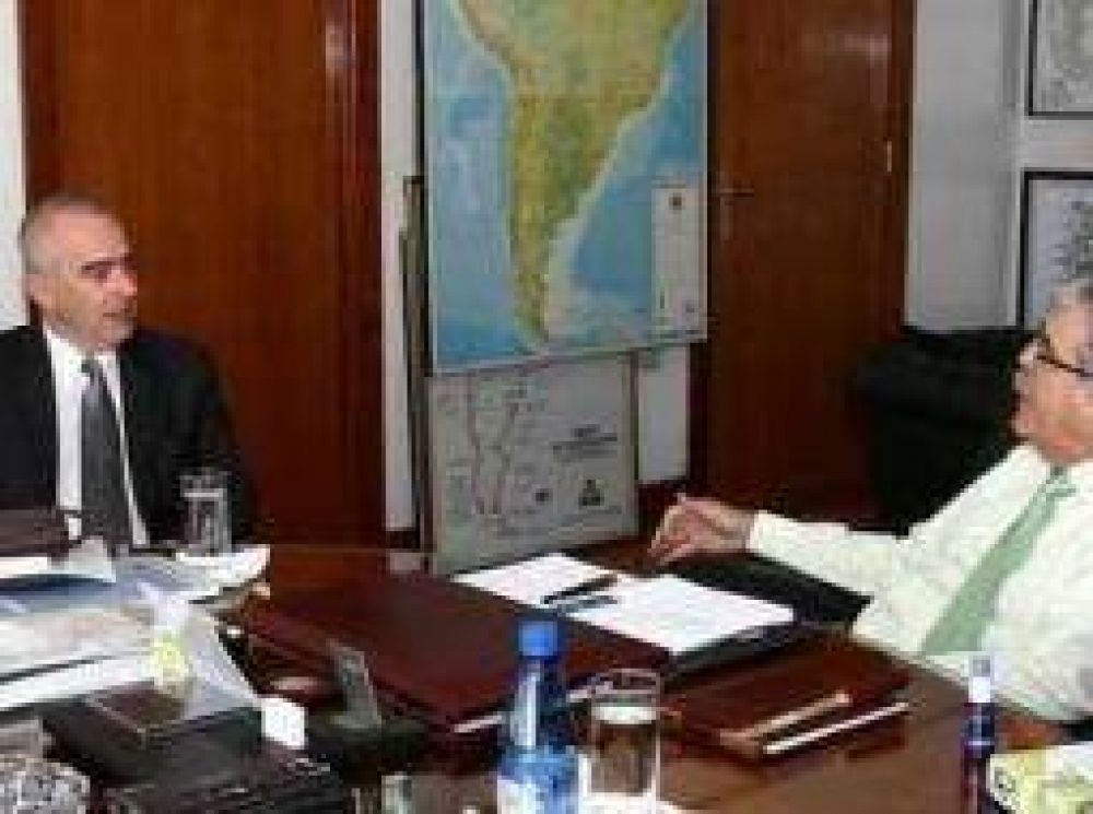 Balcarce: Intendente Echeverr�a mantuvo una reuni�n con De Vido