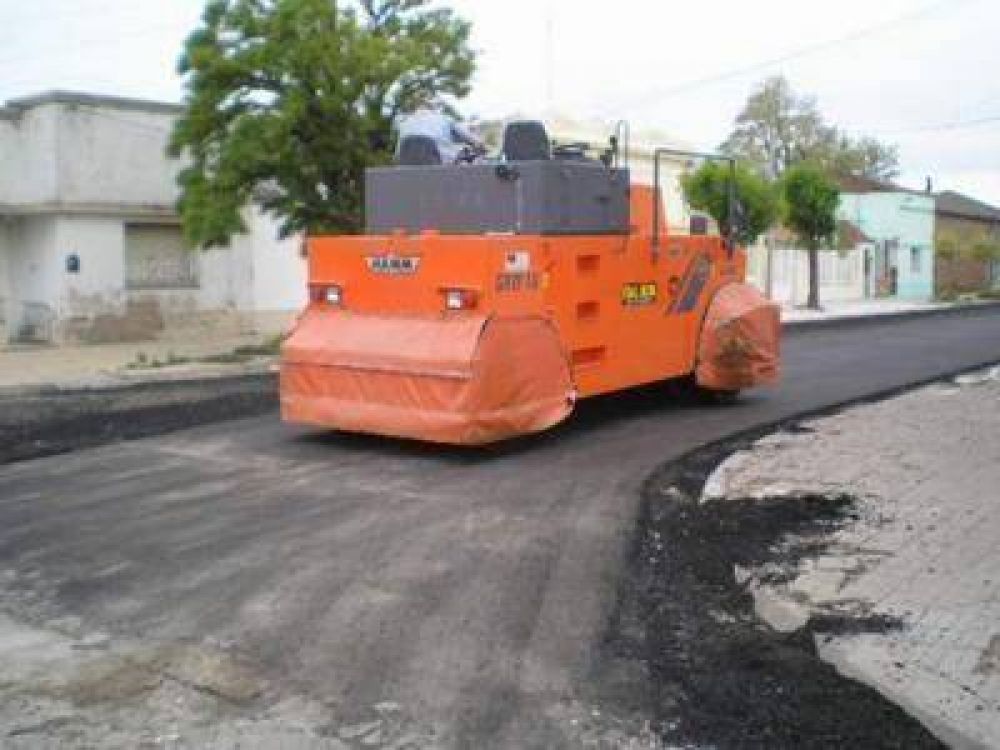 Carbajo: "La repavimentaci�n es la obra mas importante de las �ltimas d�cadas"