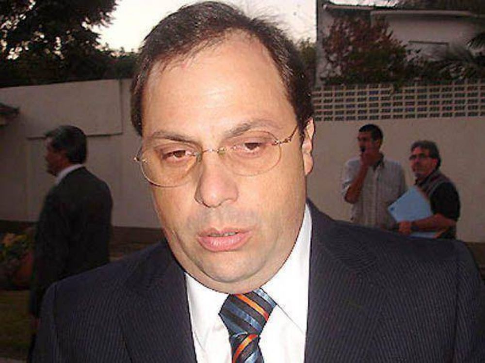 INTENDENTE GIUSTOZZI SE POSICIONO EN PROVINCIA
