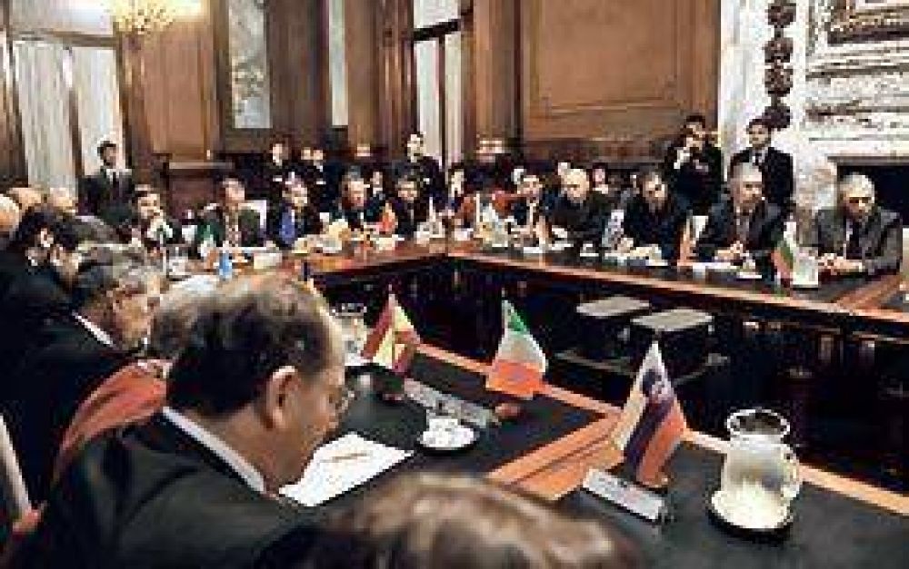 Embajadores europeos, muy duros en un mano a mano en el Congreso