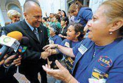 Crece la presi�n contra la ley de Arizona