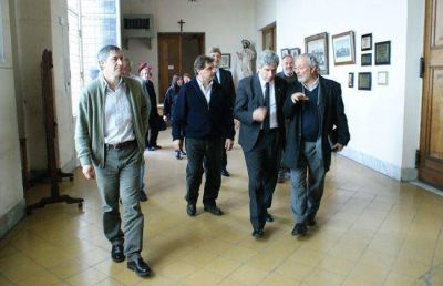 Sigue la puesta en valor del Instituto Unzu�