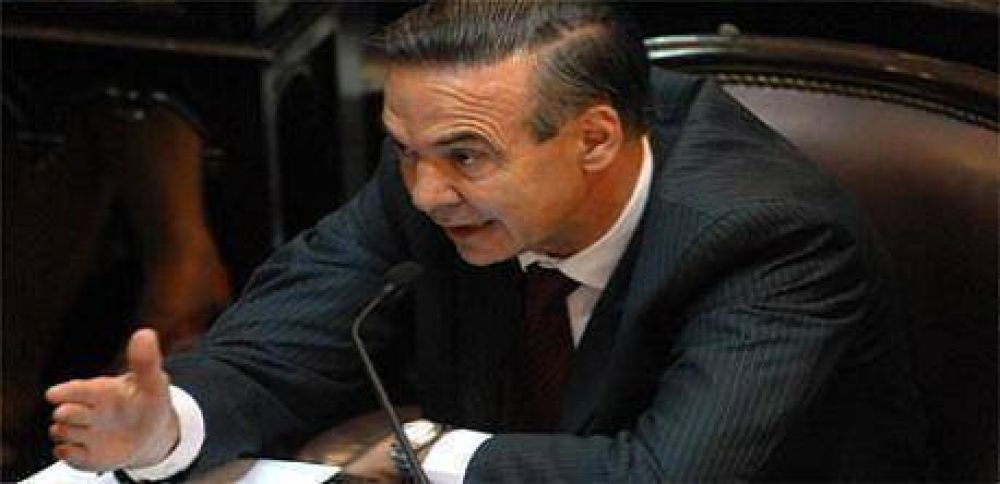 Pichetto cruz� a Cobos por su pedido a N. Kirchner