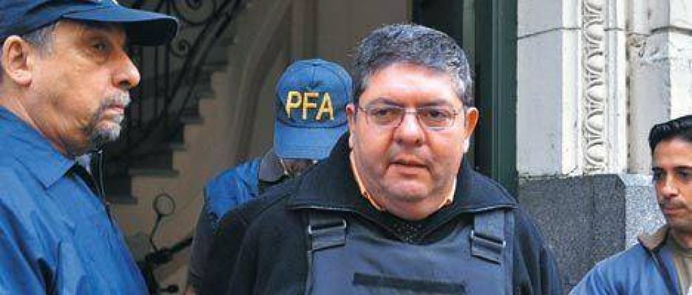 Brito detall� c�mo operaba la red de remedios truchos