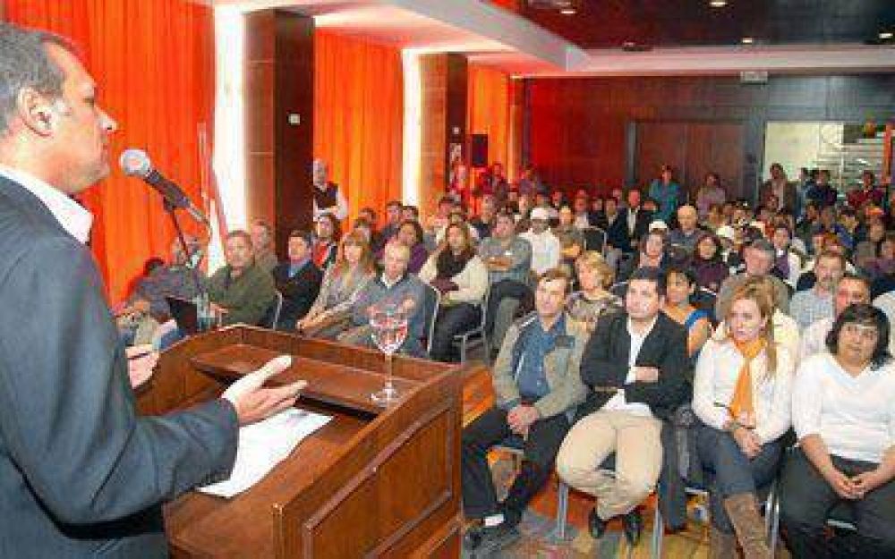 Buzzi: �lo que existe es un clima de preinterna m�s que de interna�