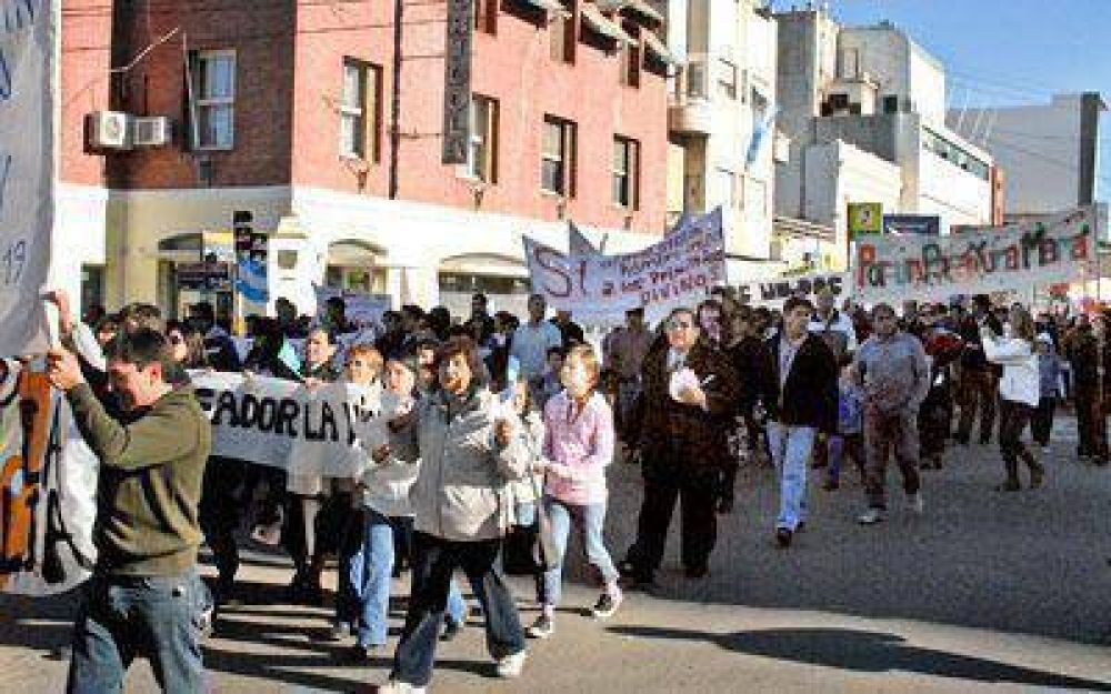 La comunidad evang�lica march� por la vida y la familia