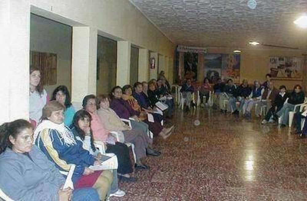 Vecinos de Villa Cubas se reunieron con la polic�a para pedir seguridad
