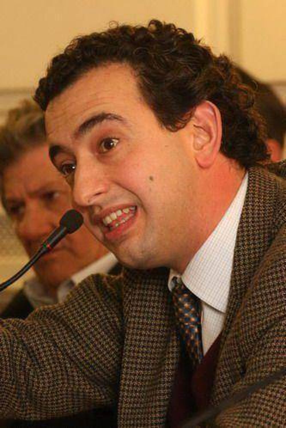 "Hace una interpretaci�n cavern�cola"