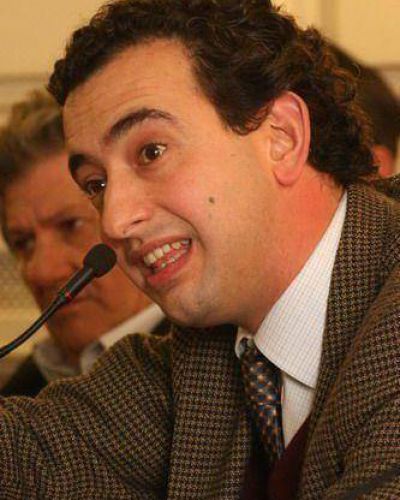 "Hace una interpretaci�n cavern�cola"