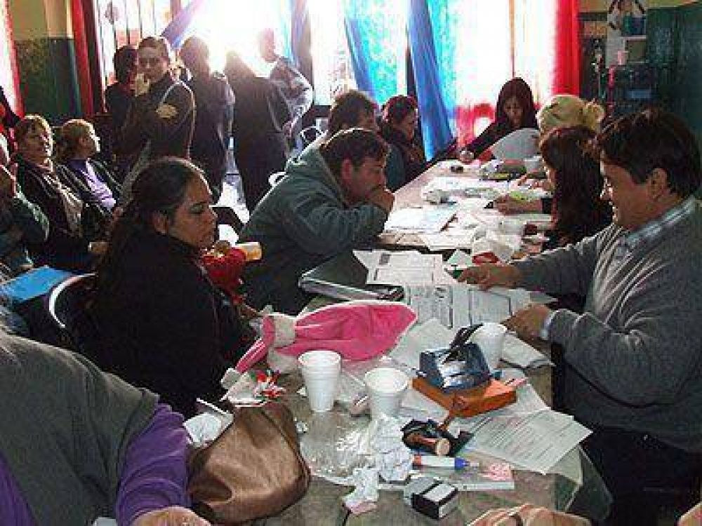  LOMAS | POL�TICA Operativo de tramitaci�n de pensiones en Llavallol