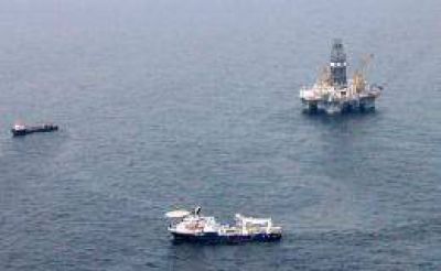 Logran avances en busca de detener el derrame de petr�leo en el Golfo de M�xico