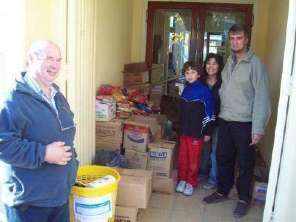 Se recaudaron 1.300 paquetes en la Campa�a �Argentina Abraza Argentina�
