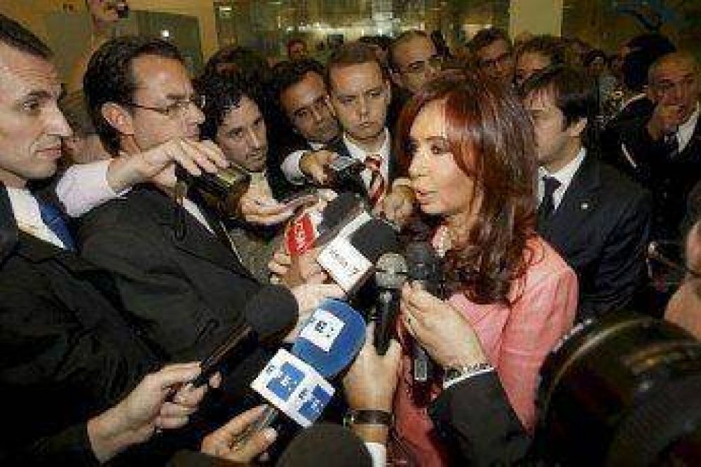 Desde Espa�a, Cristina neg� que se est�n frenando importaciones