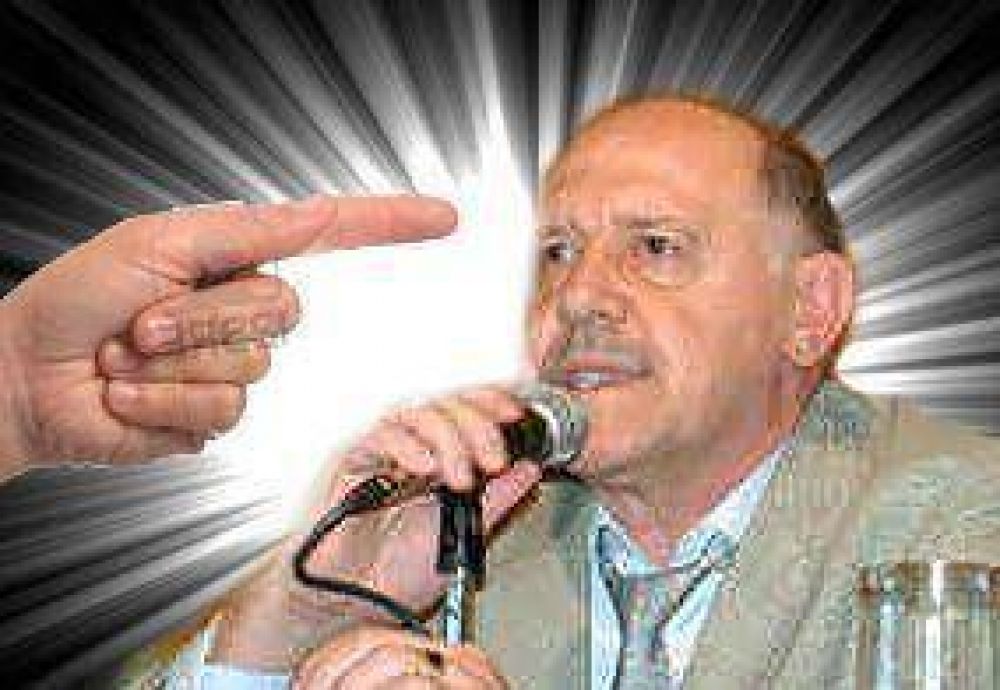 NE denunci� que un funcionario trabaj� en la dictadura