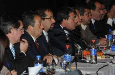  Sin Racconto, Jaque convoc� a 400 funcionarios en la reuni�n de Gabinete ampliada en el Bustelo