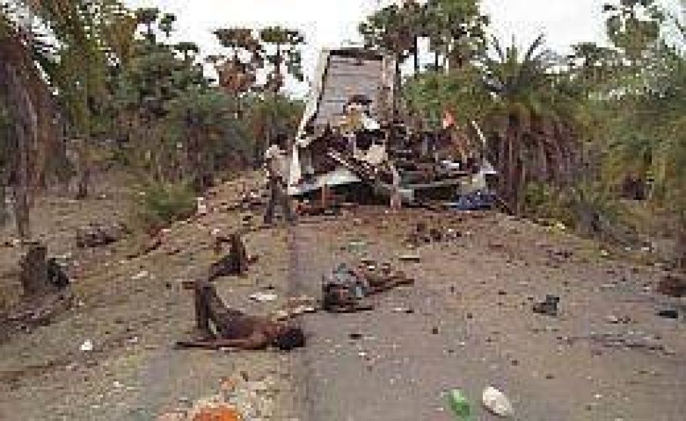 Brutal atentado en la India deja al menos 40 muertos