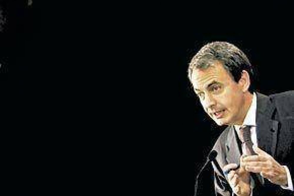 En medio de la crisis, Zapatero impulsa una reforma laboral 