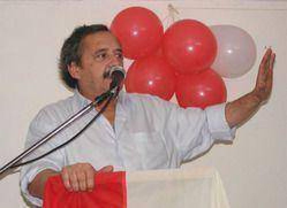 Llam� a profundizar la reconstrucci�n de la UCR: Ricardo Alfons�n ratific� su apoyo total a Axel Cantlon en la interna radical