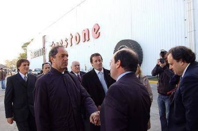 INSAURRALDE Y SCIOLI RECORRIERON LA EMPRESA BRIDGESTONE � FIRESTONE EN LLAVALLOL