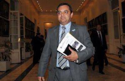 Aranda contradijo a Racconto y complica la situaci�n del Vice