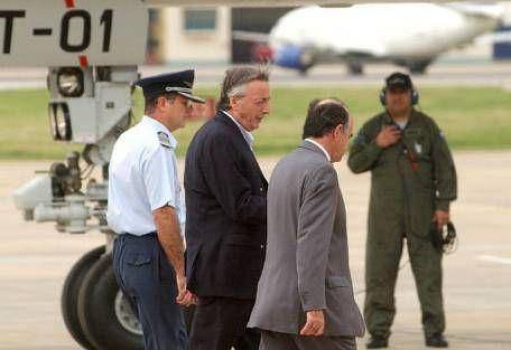 Denuncian a N�stor Kirchner por utilizar los aviones oficiales