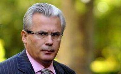 Tras su suspensi�n, Garz�n fue autorizado a participar como asesor en La Haya