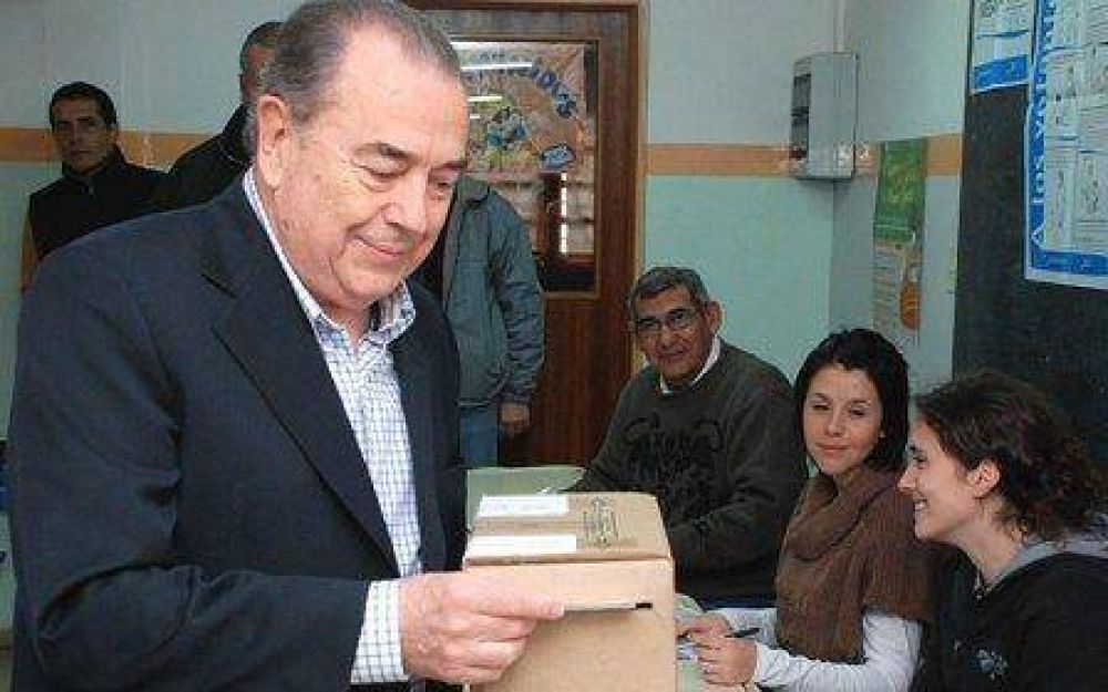   La carrera electoral: encuestadores preguntan sobre el mejor candidato a gobernador