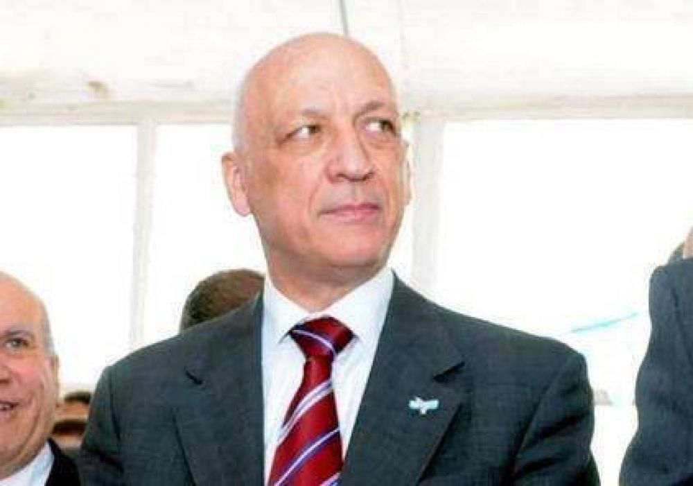 Bonfatti: �A ning�n pol�tico le molesta aparecer entre la n�mina de candidatos�