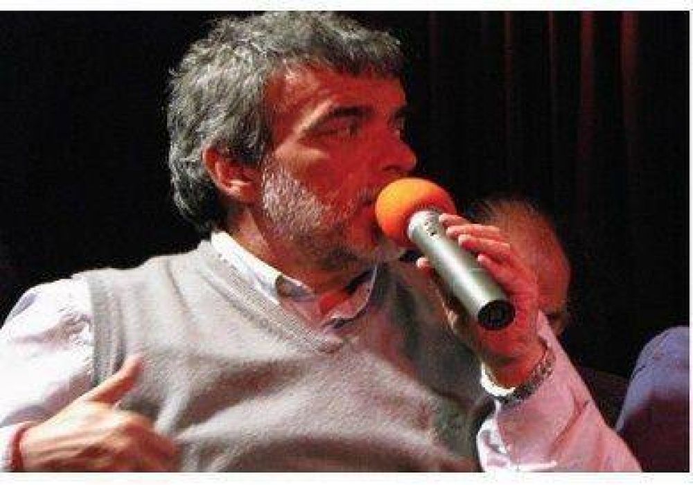 Tito Nenna acus� a Macri de "huir como rata" de los reclamos docentes