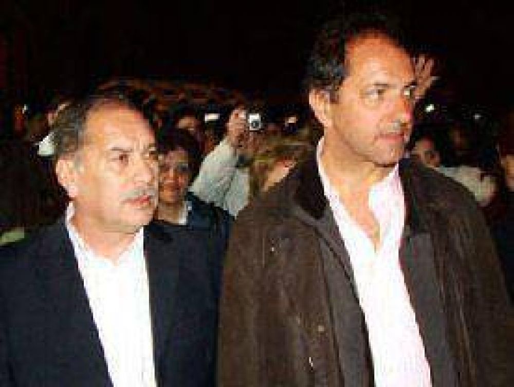 Scioli y Descalzo en el operativo de asistencia integral
