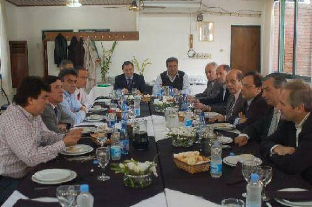 Intendentes de la Tercera Secci�n electoral se reunieron en Berisso