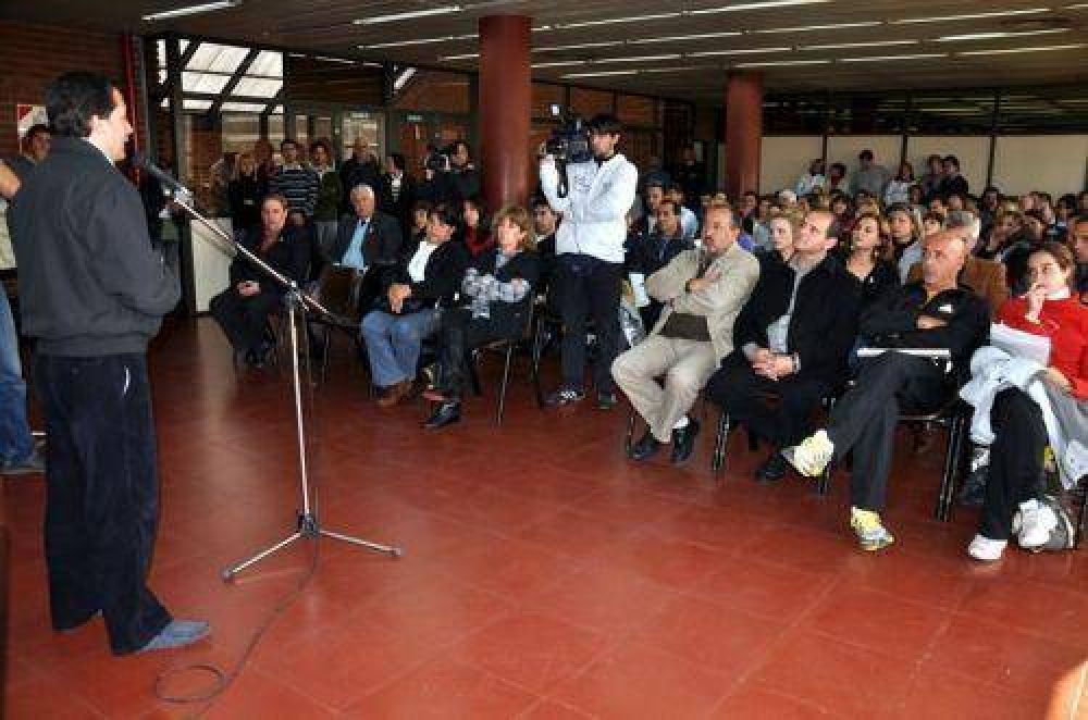 En Echeverr�a se realiz� el lanzamiento oficial de los Juegos BA 2010