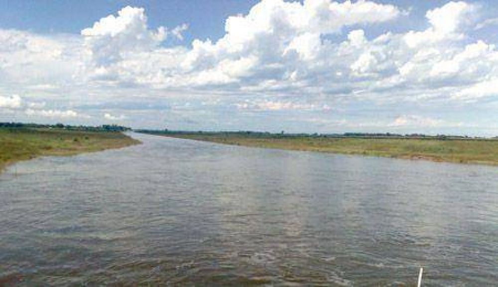 La Provincia extrajo nuevas muestras del R�o Salado en la Laguna de Rocha