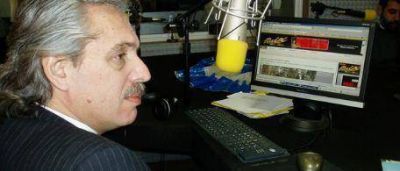 Alberto Fern�ndez visit� los estudios de Radio F�nix `Es dif�cil gobernar una provincia como La Rioja�