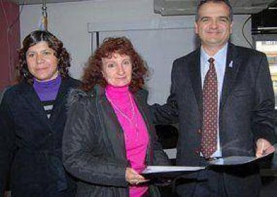 Entregaron fondos a escuelas t�cnicas de San Luis  	