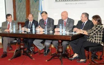 El gobierno present� avances de programas para promover transparencia