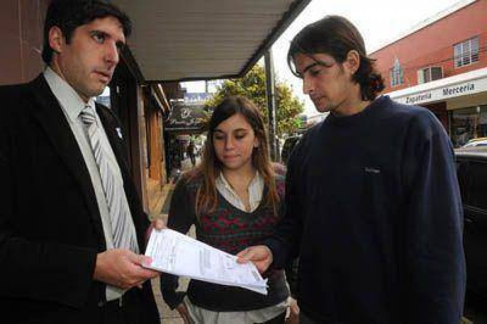 Salen a cobrar a los que deben hasta 500 pesos por tasas impagas