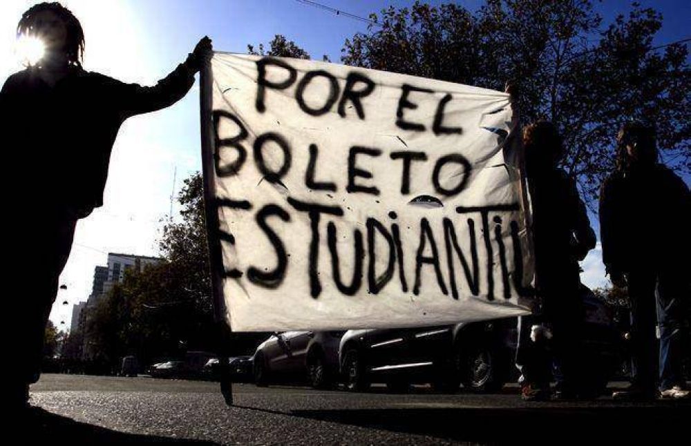 Los estudiantes secundarios volvieron a manifestarse
