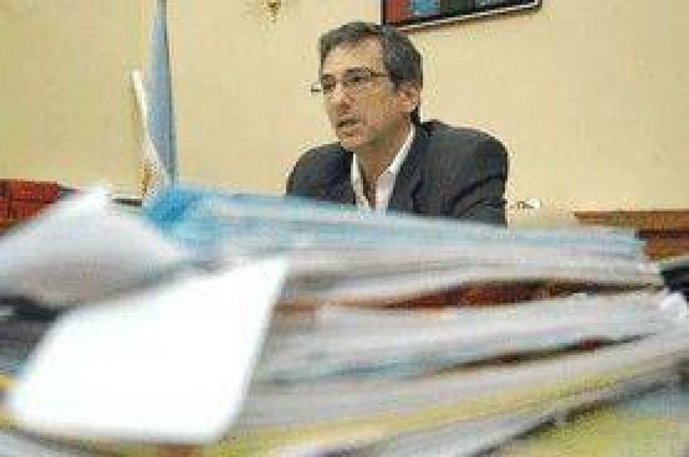 Ernesto Sanz "rompi� el goril�metro, no se puede ser tan animal, tan bruto"