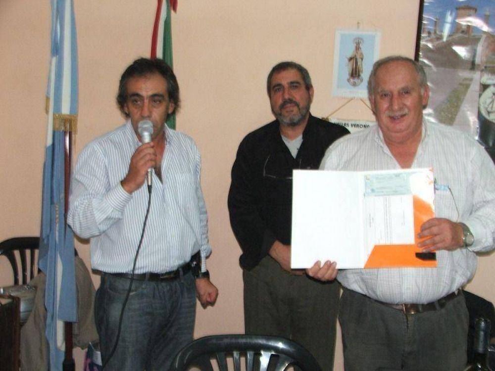 Escobar - Se inauguraba la 1� etapa de la obra del nuevo sal�n  SANDRO GUZMAN PARTICIPO DE UNA CENA EN LA ASOCIACION ITALIANA DE GARIN