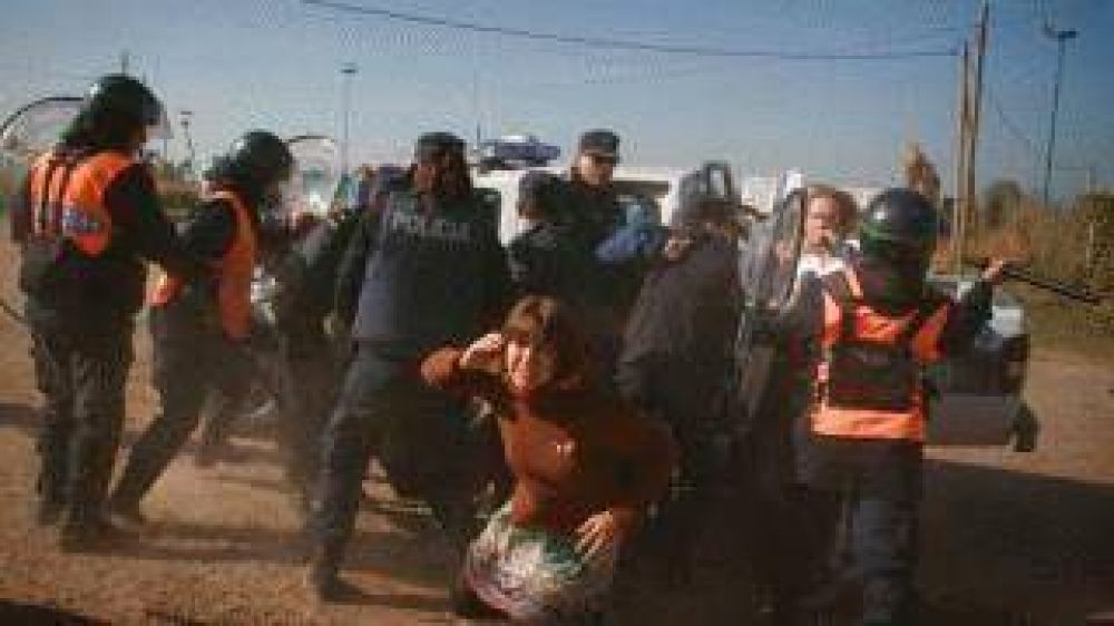 Im�genes de la represi�n en Vicente L�pez por el conflicto del Vial Costero