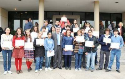 Asumieron los Concejales del Parlamento Juvenil de Tigre  Asumieron los Concejales del Parlamento Juvenil de Tigre
