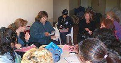 LOMAS | SE REUNIERON EN CHAPADMALAL Se llev� a cabo el primer encuentro anual de mujeres kirchneristas
