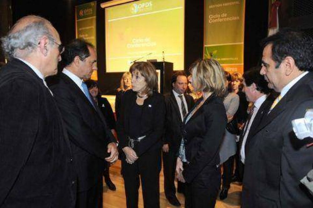 Para Scioli, hace falta "compromiso" para enfrentar el cambio clim�tico