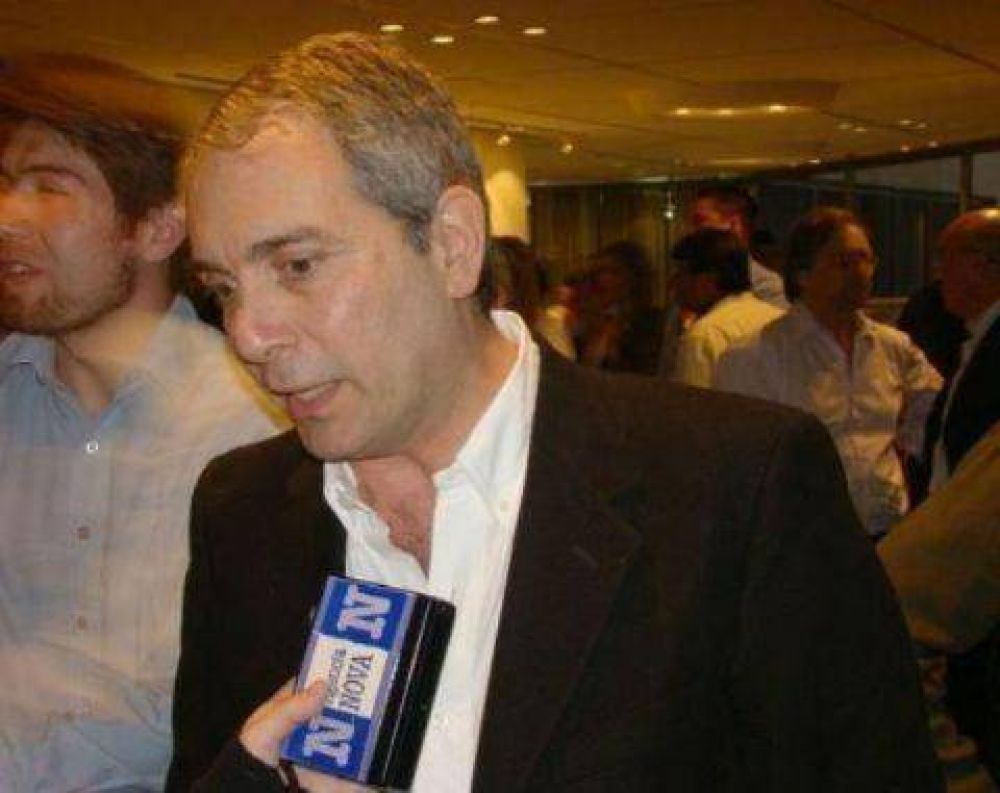 Julio Alak: �Ojal� que Bruera vuelva al kirchnerismo�