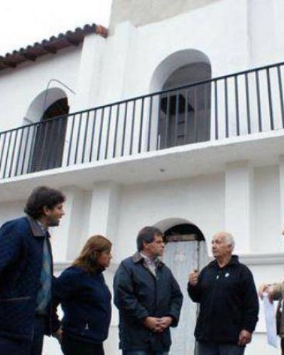 Pulti visit� el Cabildo que se emplaza en el barrio Aeroparque 
