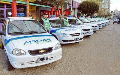 Entregaron 10 patrulleros y 5 cuatriciclos a la Polic�a