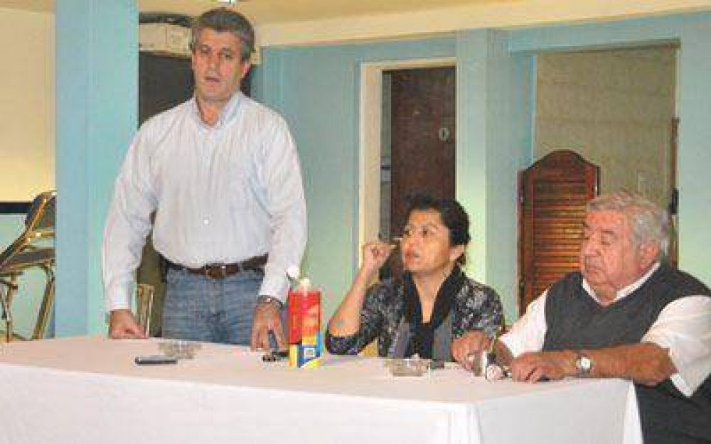 El Nuevo Espacio reparti� a su dirigencia entre el PJ y su local